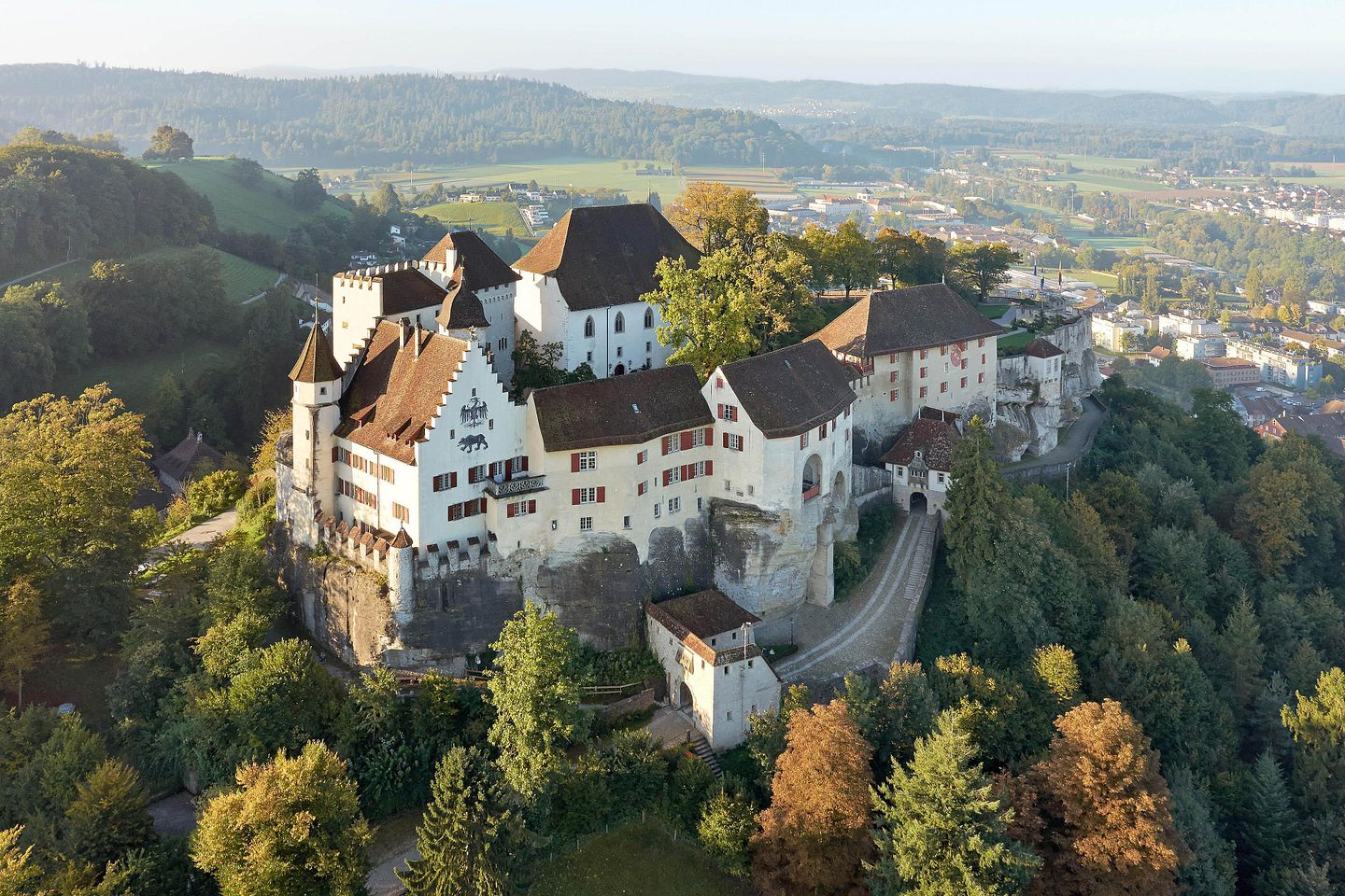 Luftaufnahme von Schloss Lenzburg