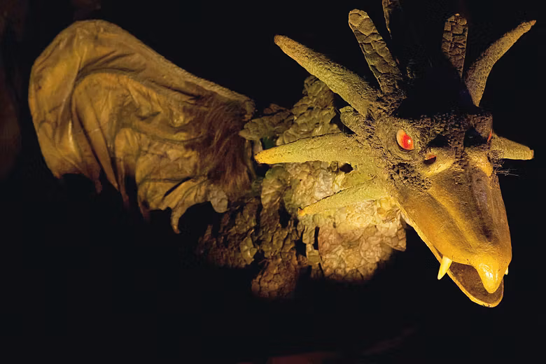 Schlossdrache Fauchi in der Drachenhöhle von Schloss Lenzburg