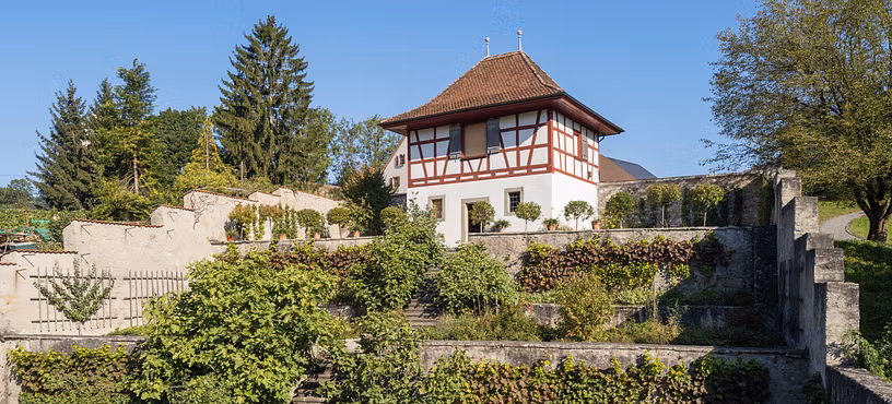 Abtgarten Kloster Wettingen mit Abthaus auf der Klosterhalbinsel