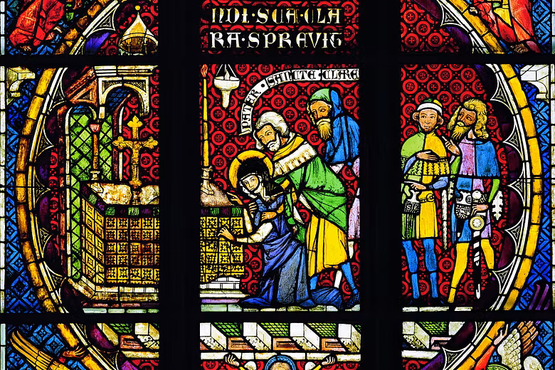 Ein Glasfenster im Kloster Königsfelden (Nahaufnahme)