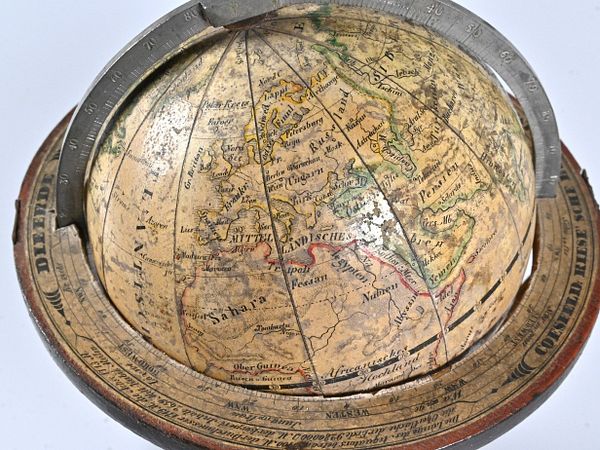 Erdglobus, 1841, 18,5 x 12,5 x 12,5 cm, Sammlung Museum Aargau