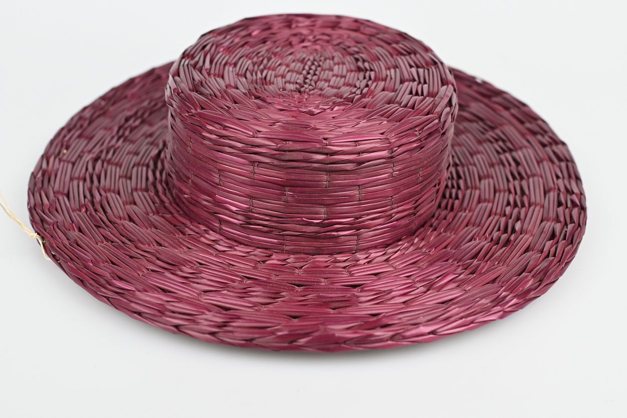 Roter Damenstrohhut