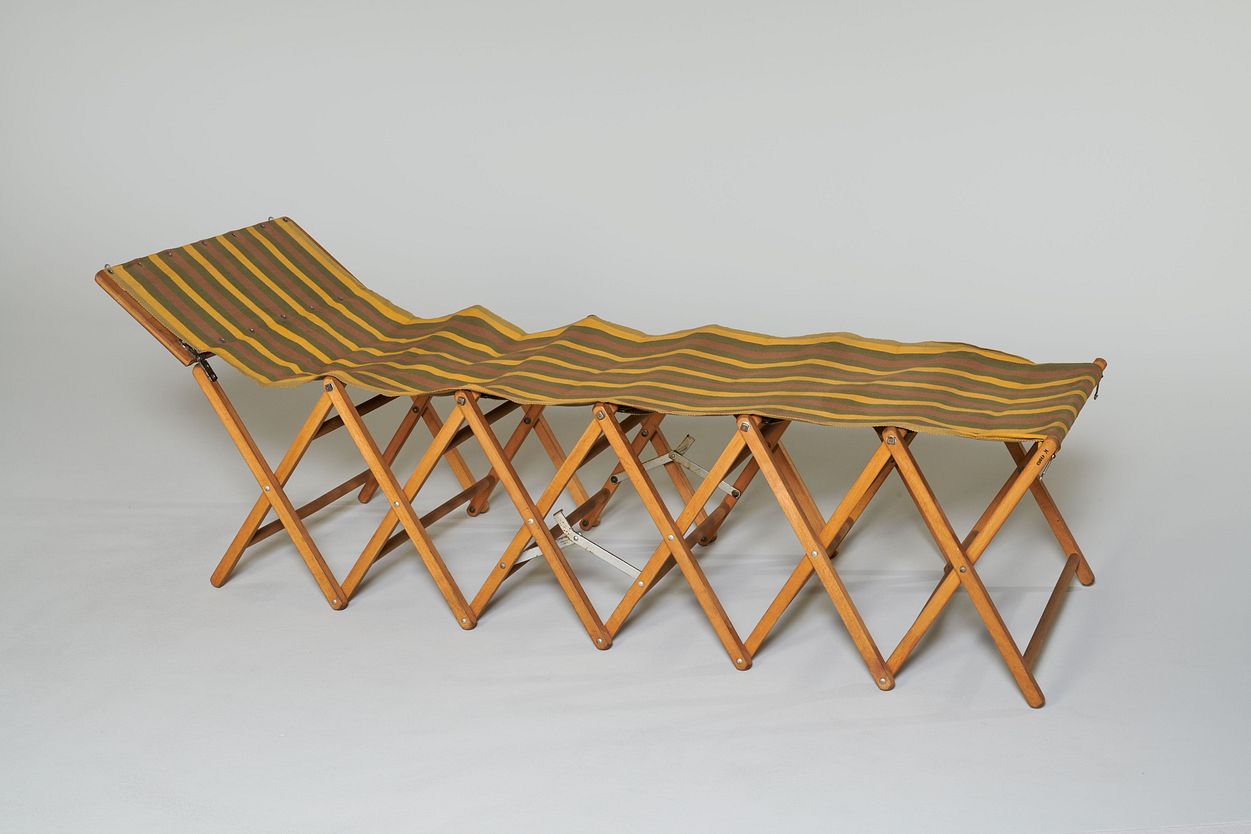 Faltliege von Wisa Gloria aus Holz und Textil