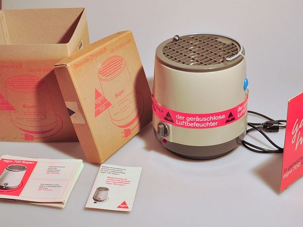 Luftbefeuchter "egro 700 Super" inklusive Verpackung aus der Sammlung Museum Aargau.