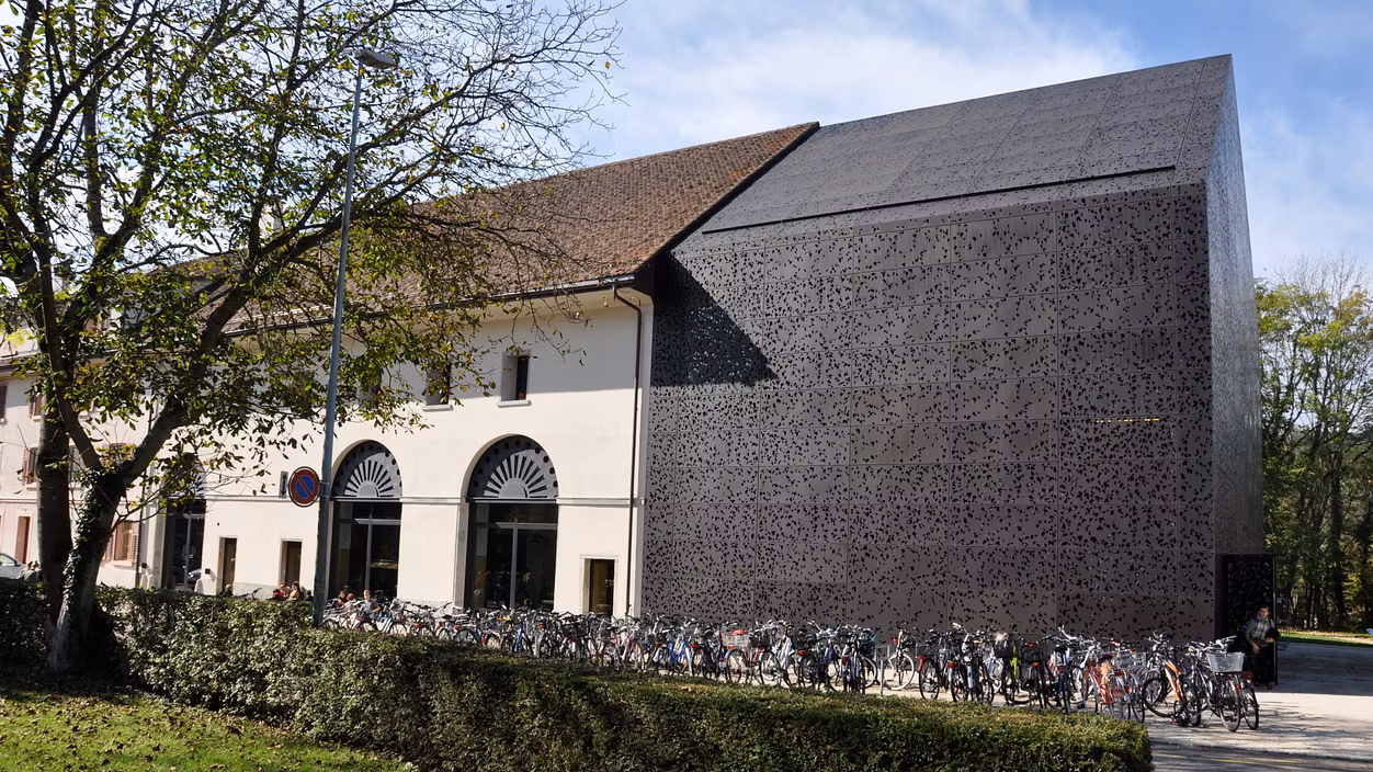 Aussenaufnahme Löwenscheune Klosterhalbinsel Wettingen