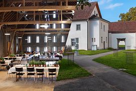 Klosterscheune mit Hofareal