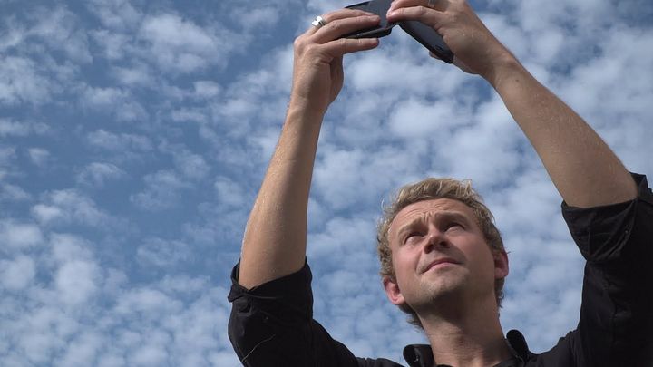 Foto von unten von einem Besucher am Handy auf dem Industriekultour Aabach 