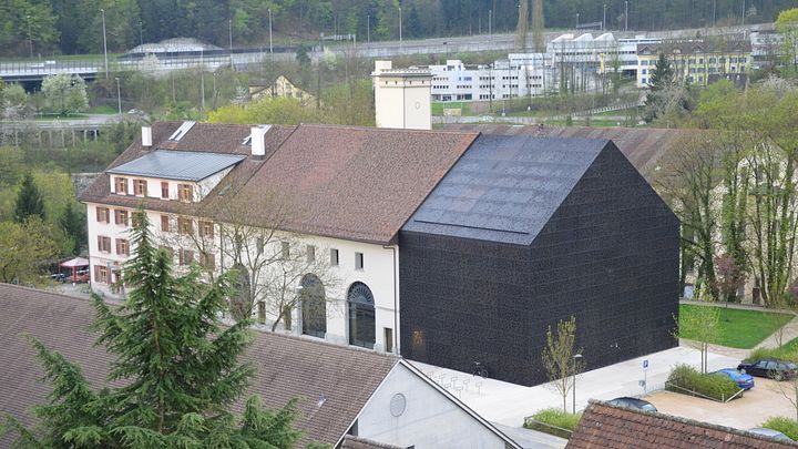 Aussenaufnahme der Löwenscheune auf der Klosterhalbinsel Wettingen.