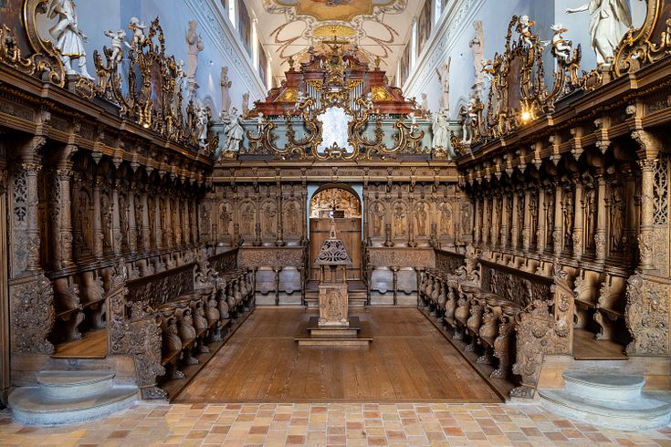 Blick in den Mönchschor (Mönchskirche) der Klosterkirche der Klosterhalbinsel Wettingen.