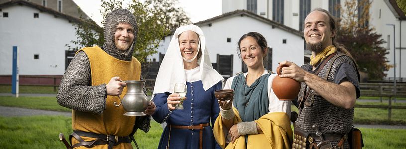Ein Ritter, zwei Frauen und ein Legionär vor dem Kloster Königsfelden