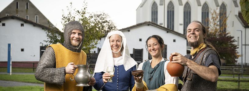 Ein Ritter, zwei Frauen und ein Legionär vor dem Kloster Königsfelden