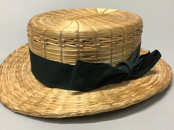 Hölzerner Strohhut "Canotier" aus der Sammlung Museum Aargau.
